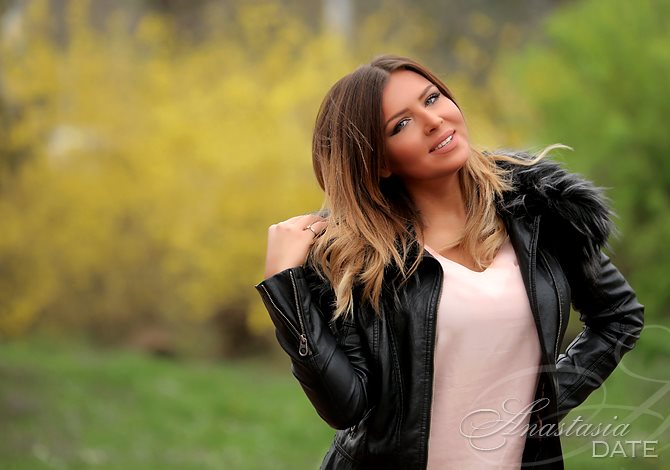 Serbian Woman Single Dating Milana From Belgrade 21 Yo Hair Color Blond